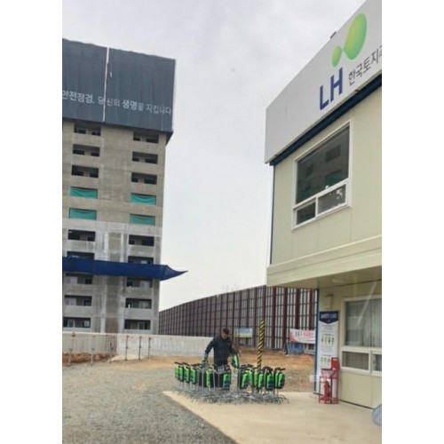 건설 4구 콘센트.jpg